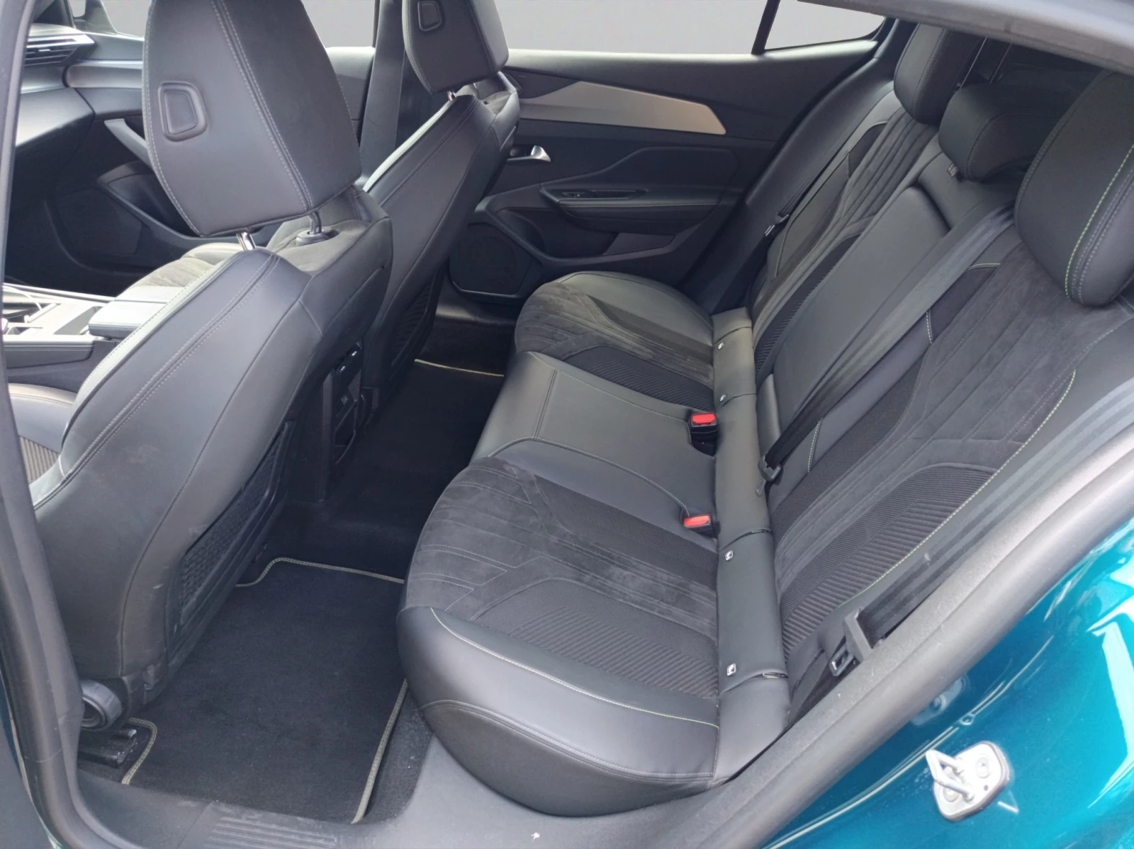 Peugeot 408 GT Plug-in HYBRID, снимка 15 - Автомобили и джипове - 54427771