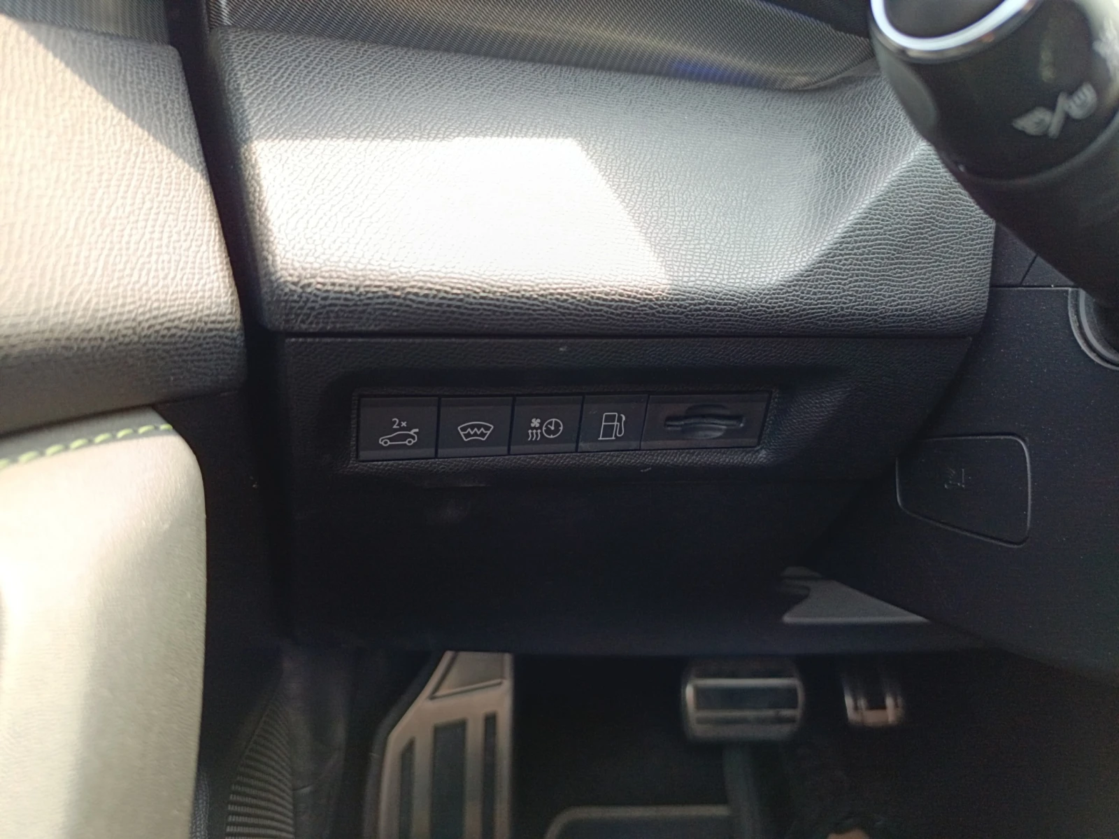 Peugeot 408 GT Plug-in HYBRID, снимка 9 - Автомобили и джипове - 54427771