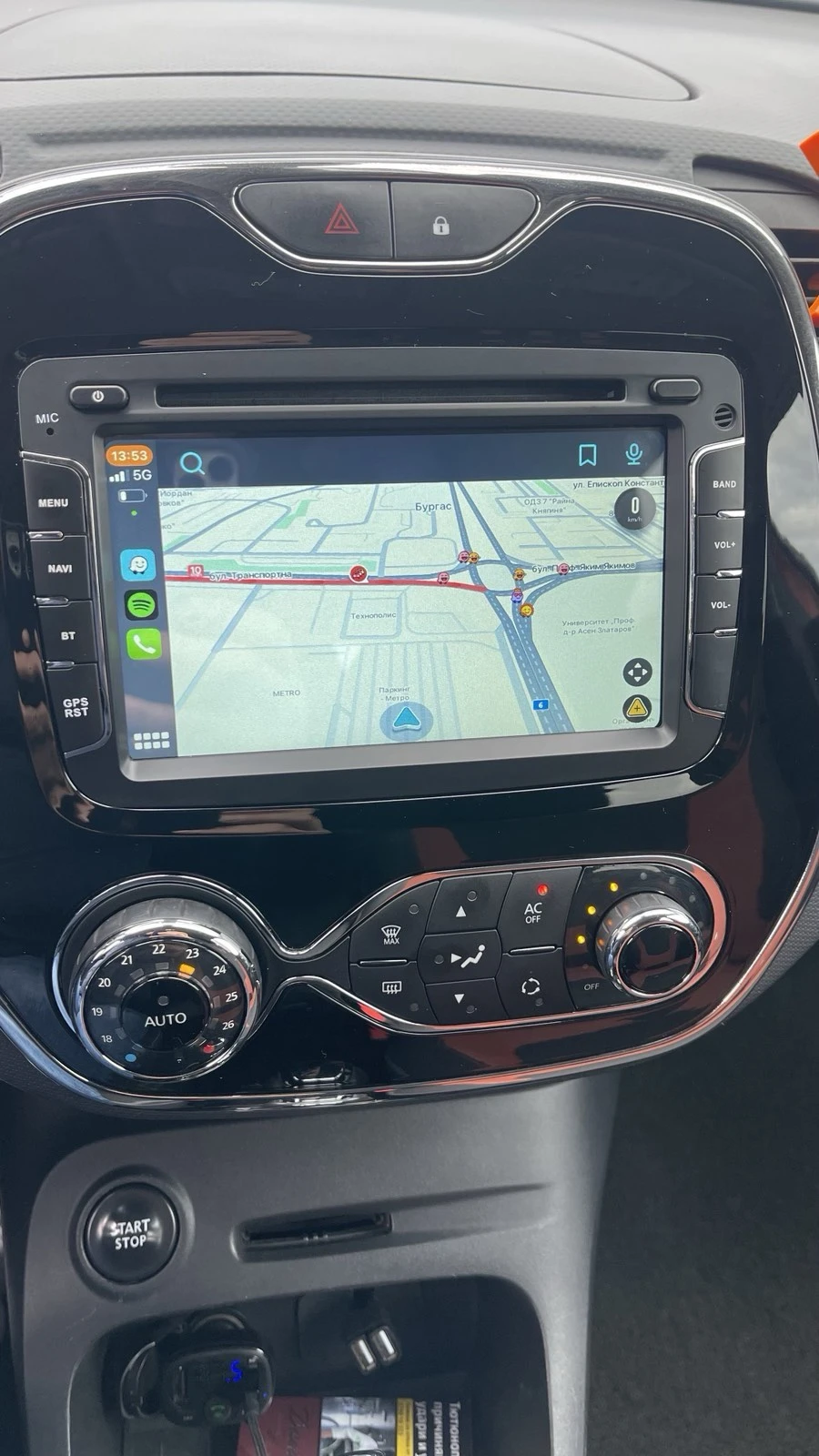 Renault Captur, снимка 6 - Автомобили и джипове - 54755210