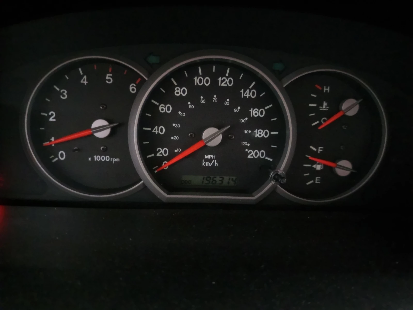Kia Carnival 2.9 CRDI, снимка 3 - Автомобили и джипове - 55154520