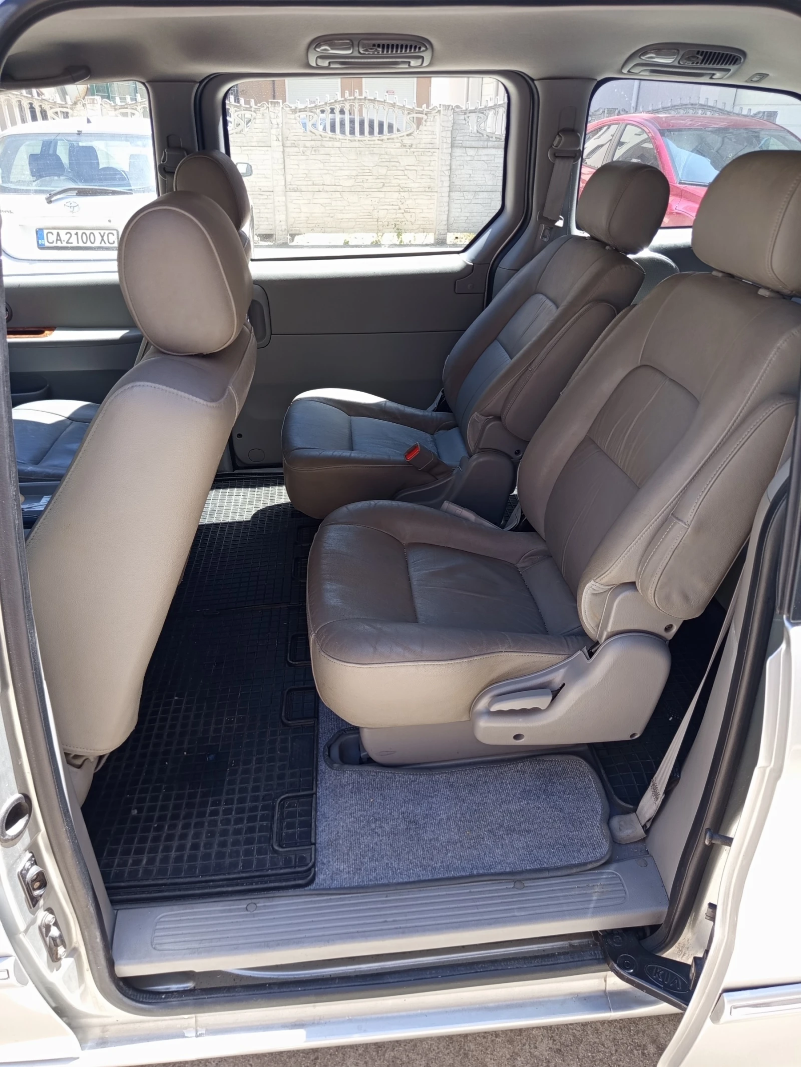Kia Carnival 2.9 CRDI, снимка 11 - Автомобили и джипове - 55154520