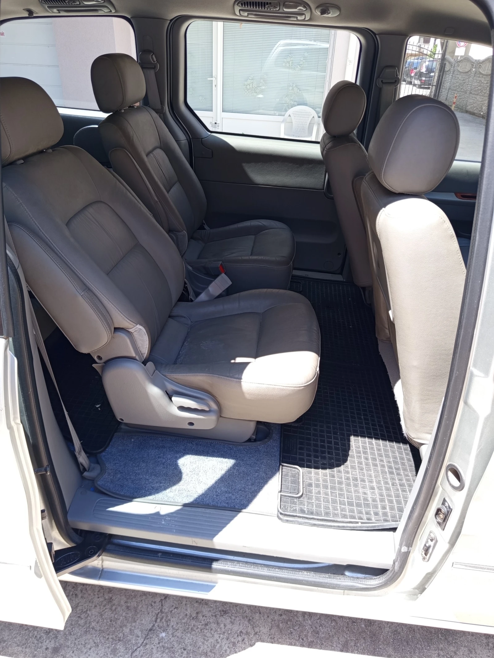 Kia Carnival 2.9 CRDI, снимка 13 - Автомобили и джипове - 55154520
