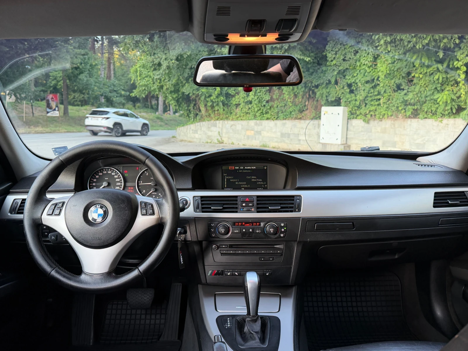 BMW 320, снимка 12 - Автомобили и джипове - 55193943