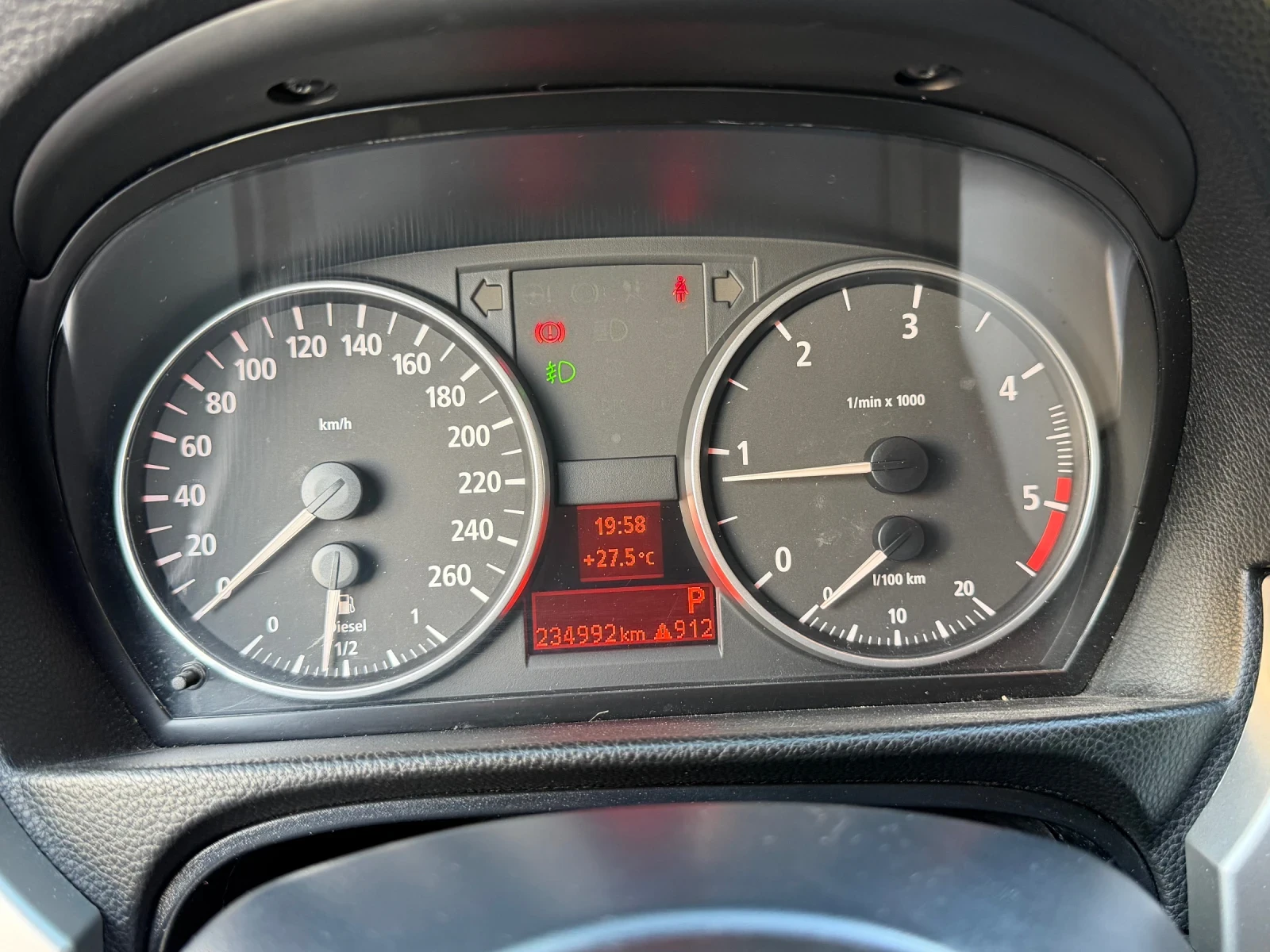 BMW 320, снимка 16 - Автомобили и джипове - 55193943
