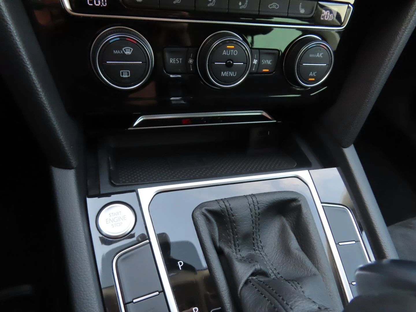 VW Passat, снимка 12 - Автомобили и джипове - 56420314