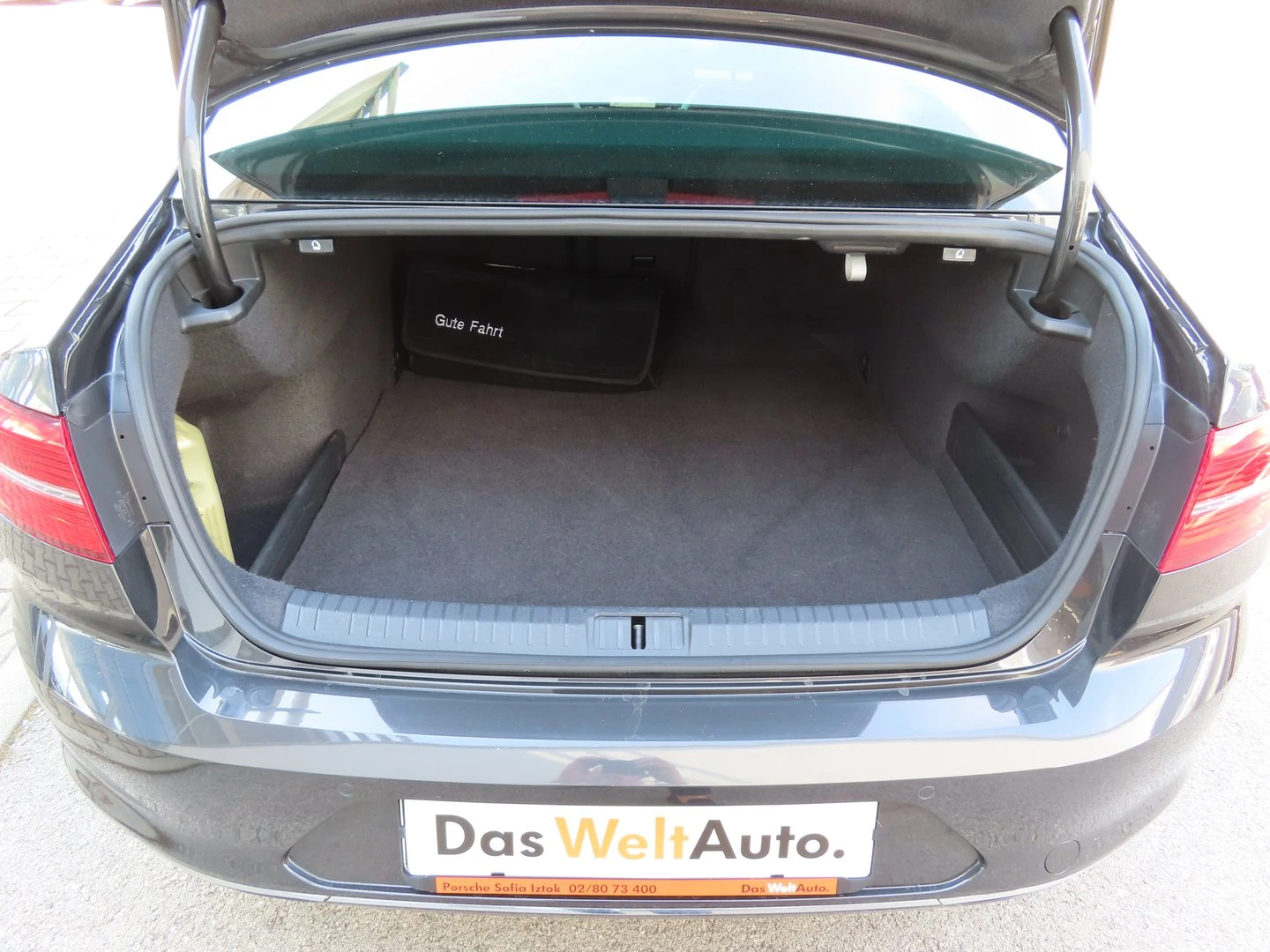 VW Passat, снимка 14 - Автомобили и джипове - 56420314
