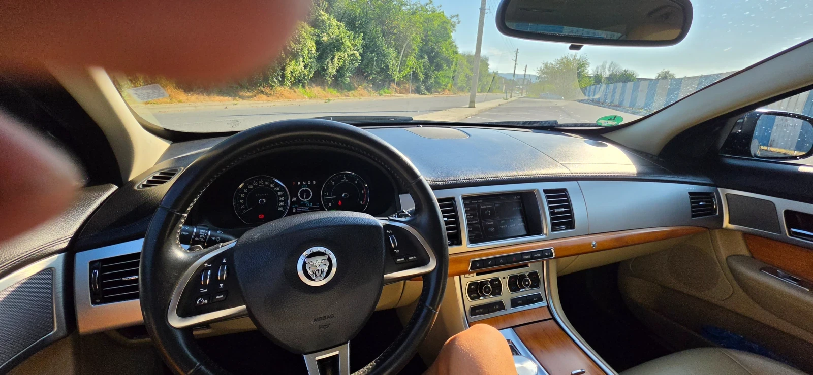 Jaguar Xf 3.0 d s 275hp facelift, снимка 14 - Автомобили и джипове - 55577658