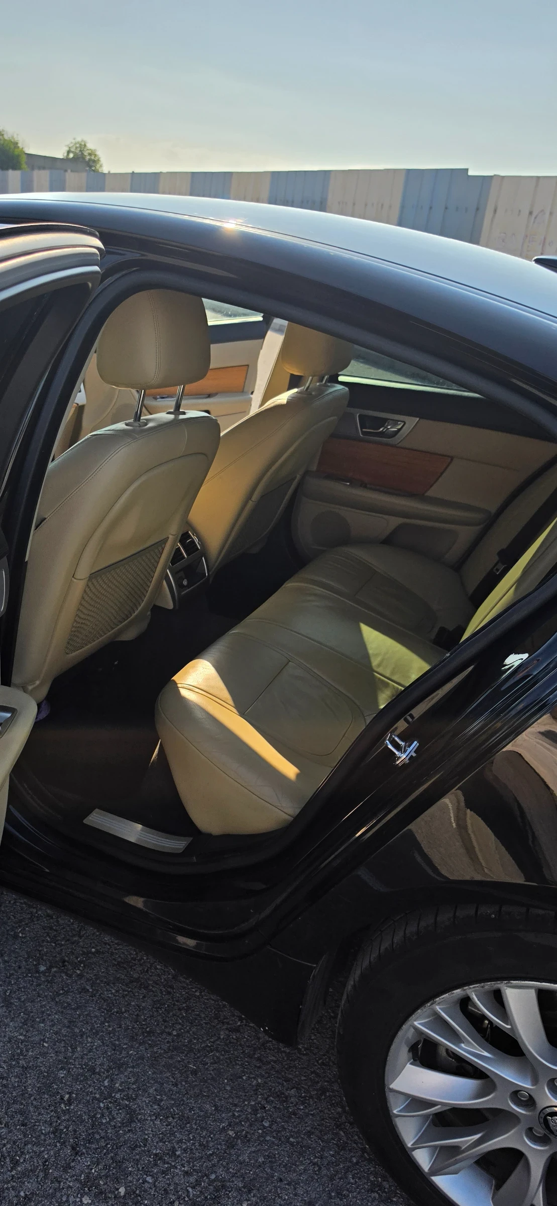 Jaguar Xf 3.0 d s 275hp facelift, снимка 12 - Автомобили и джипове - 55577658