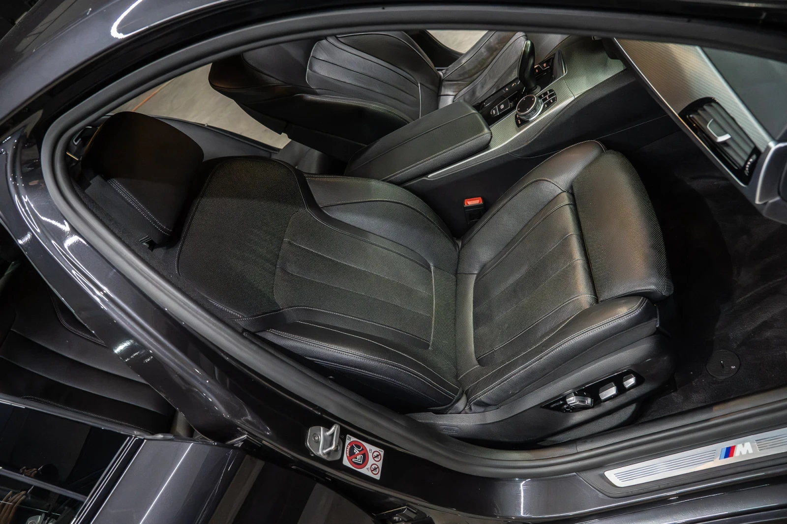 BMW 530 M-PERFORMANCE/ H&K/ MASSAGE/ DISTRONIK/HUD/360/FUL, снимка 13 - Автомобили и джипове - 55657052