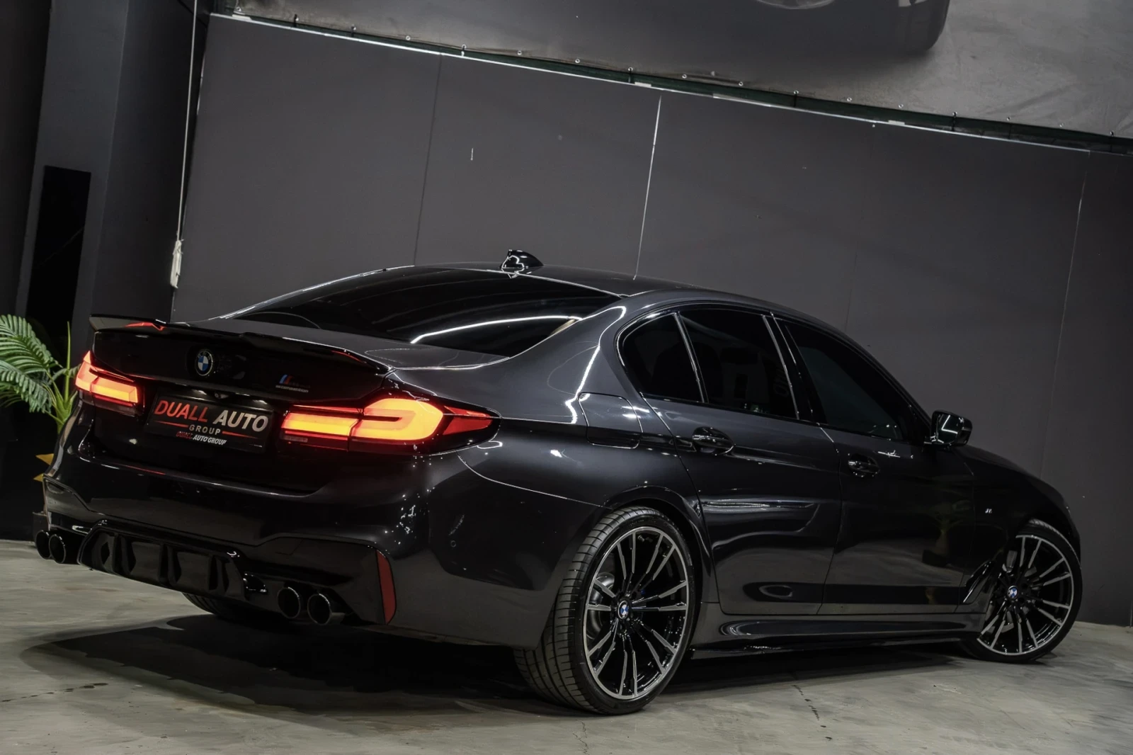 BMW 530 M-PERFORMANCE/ H&K/ MASSAGE/ DISTRONIK/HUD/360/FUL, снимка 5 - Автомобили и джипове - 55657052