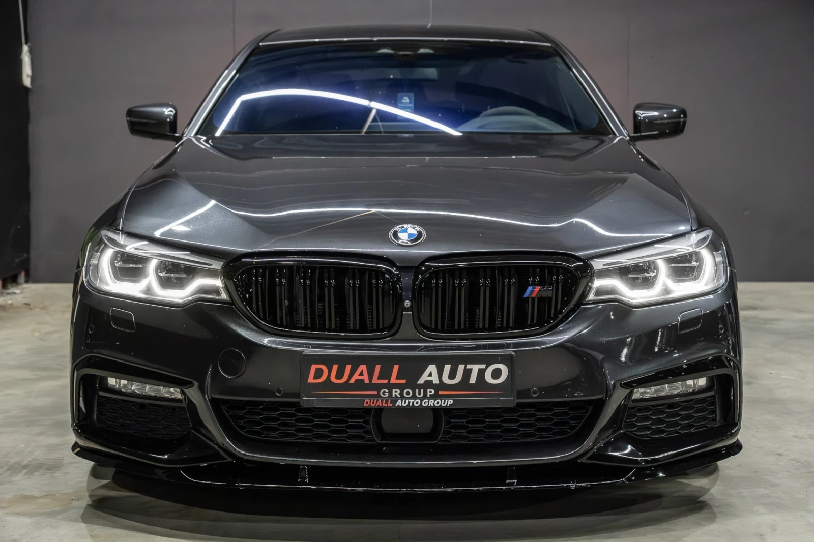 BMW 530 M-PERFORMANCE/ H&K/ MASSAGE/ DISTRONIK/HUD/360/FUL, снимка 2 - Автомобили и джипове - 55657052