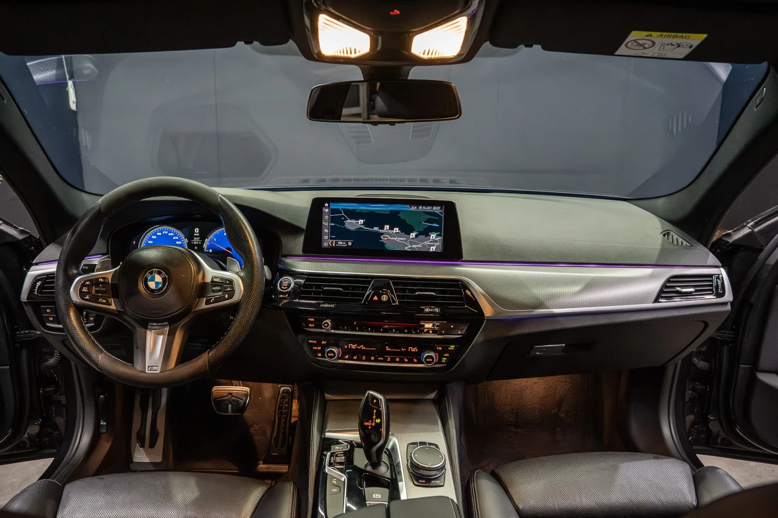 BMW 530 M-PERFORMANCE/ H&K/ MASSAGE/ DISTRONIK/HUD/360/FUL, снимка 9 - Автомобили и джипове - 55657052