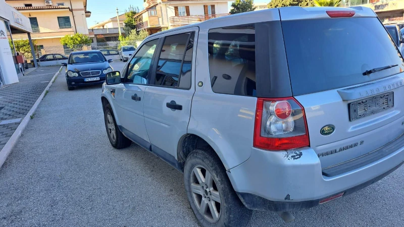 Land Rover Freelander 2.2D, снимка 6 - Автомобили и джипове - 46881665