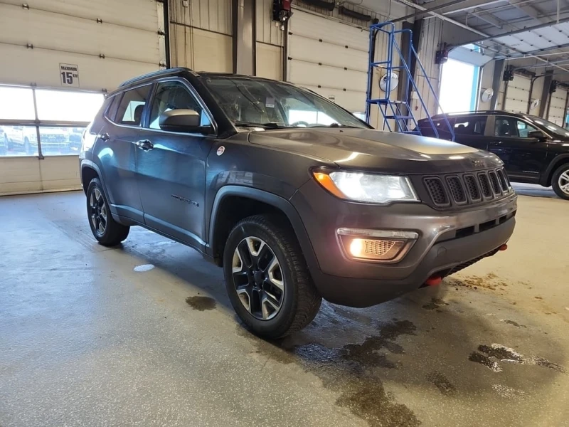 Jeep Compass * TRAILHAWK * CARFAX * ФИНАНСИРАНЕ, снимка 2 - Автомобили и джипове - 52614190