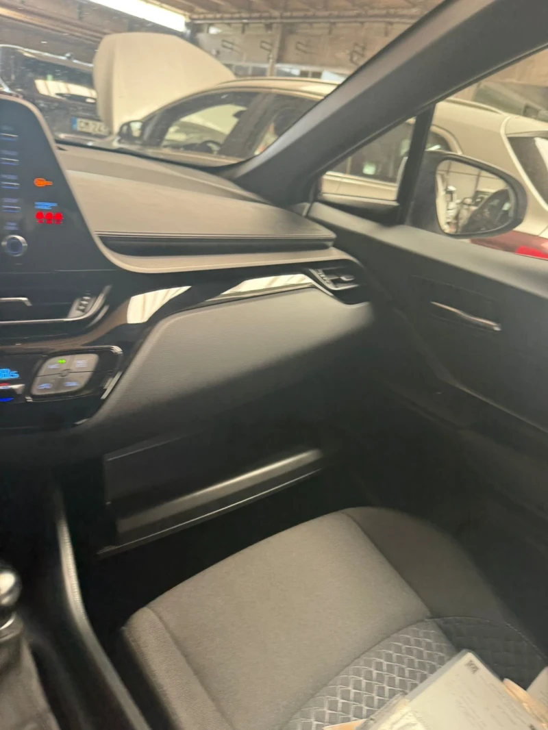 Toyota C-HR (KATO НОВА)^(ХИБРИД), снимка 12 - Автомобили и джипове - 52630317