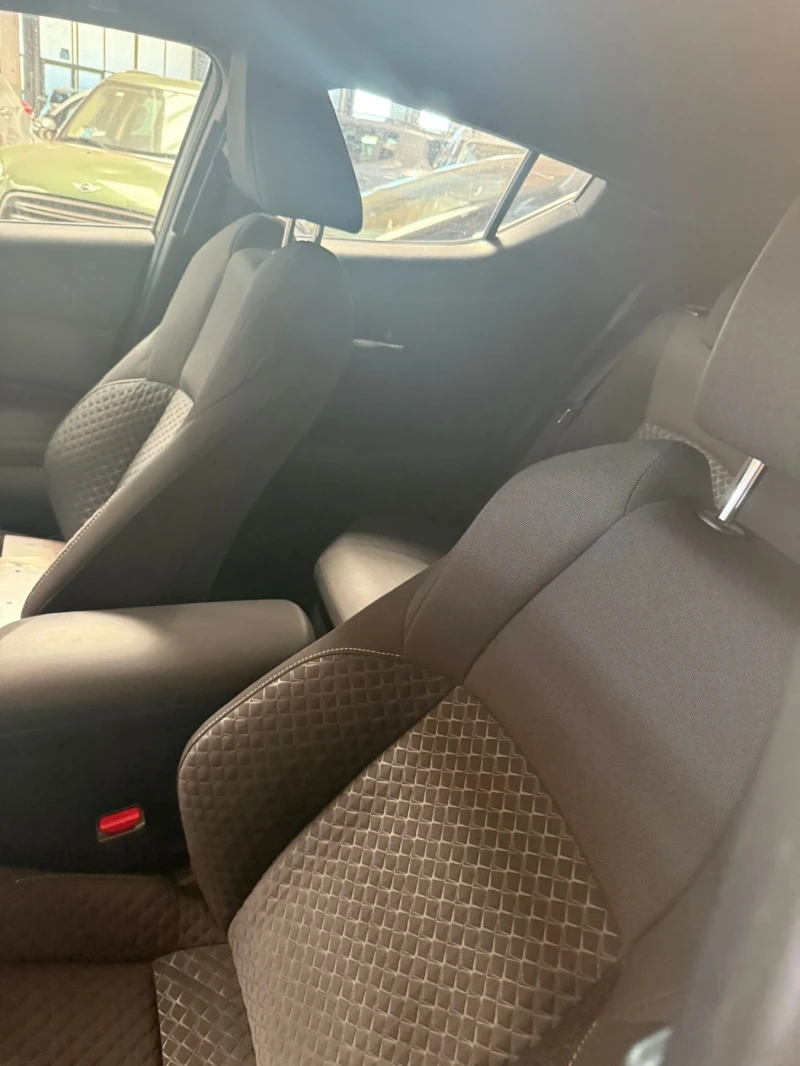 Toyota C-HR (KATO НОВА)^(ХИБРИД), снимка 10 - Автомобили и джипове - 52630317