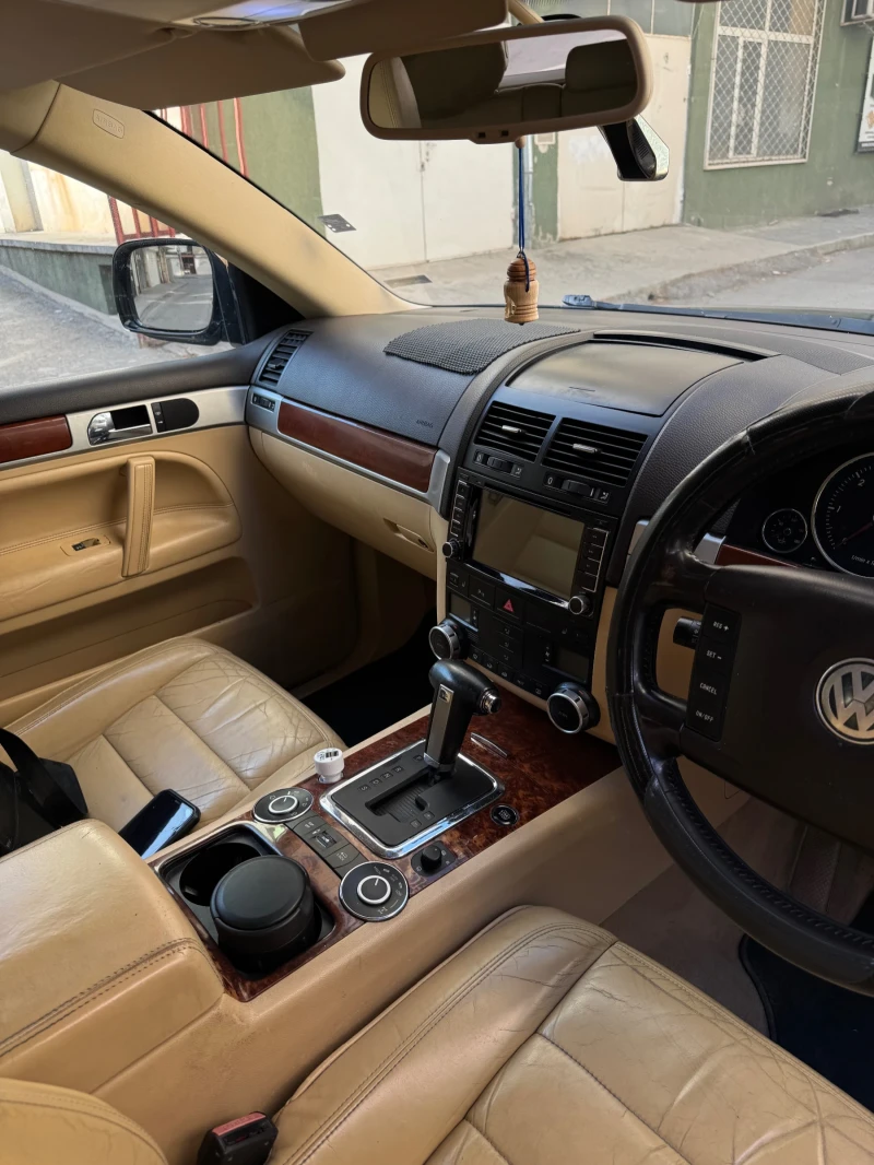 VW Touareg 3000 TDI, снимка 9 - Автомобили и джипове - 52975961