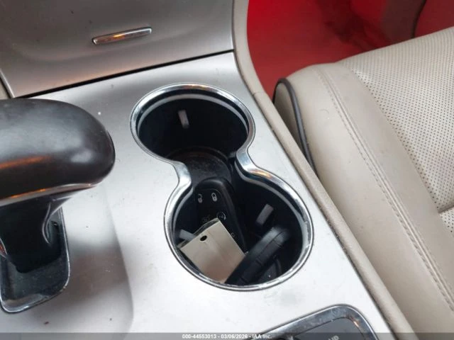 Jeep Grand cherokee Overland* 5.7L, V8, 360HP* Кейлес* Подгрев, снимка 11 - Автомобили и джипове - 53988845