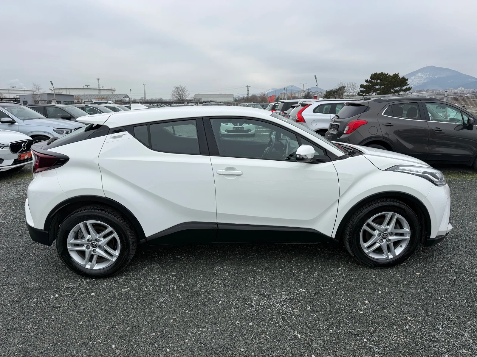 Toyota C-HR (KATO НОВА)^(ХИБРИД) - изображение 4