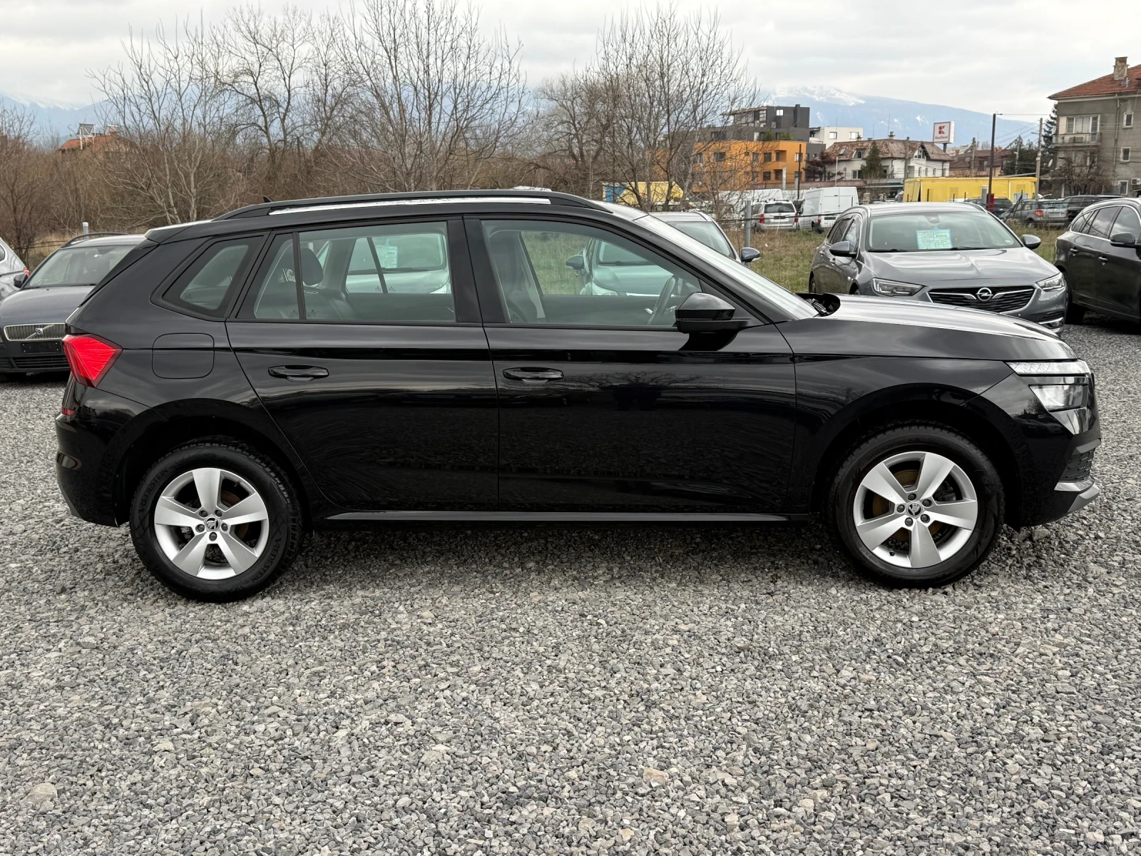 Skoda Kamiq Tour de France | DSG | 1.0 TSI | Camera | Full Led, снимка 5 - Автомобили и джипове - 53906847