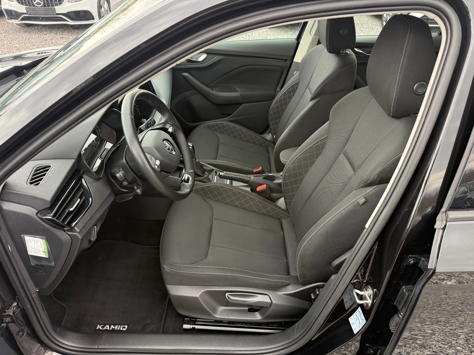 Skoda Kamiq Tour de France | DSG | 1.0 TSI | Camera | Full Led, снимка 11 - Автомобили и джипове - 53906847