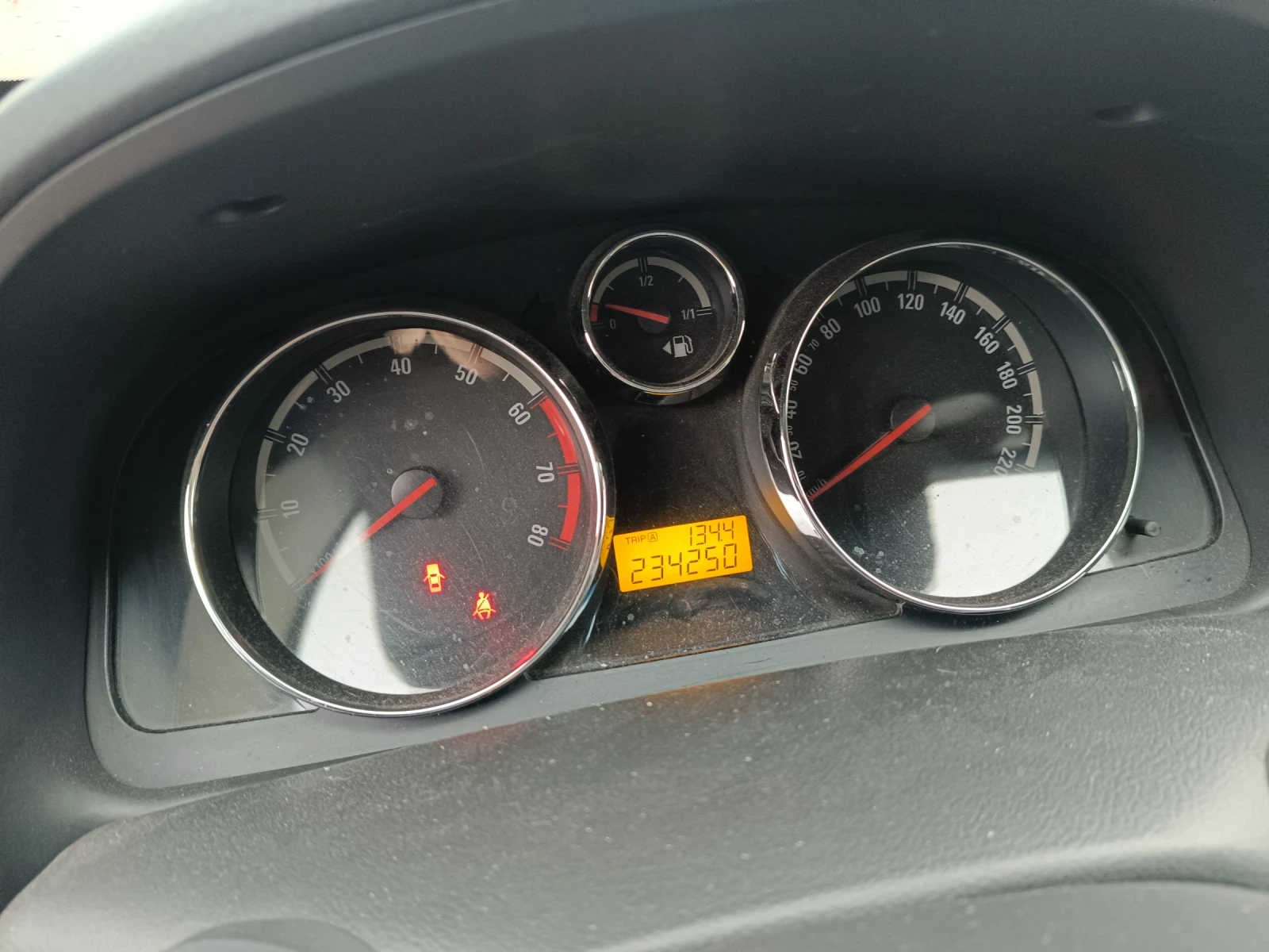 Opel Antara 2.4/140 к.с.4* 4//Газ Бензин, снимка 9 - Автомобили и джипове - 54511336