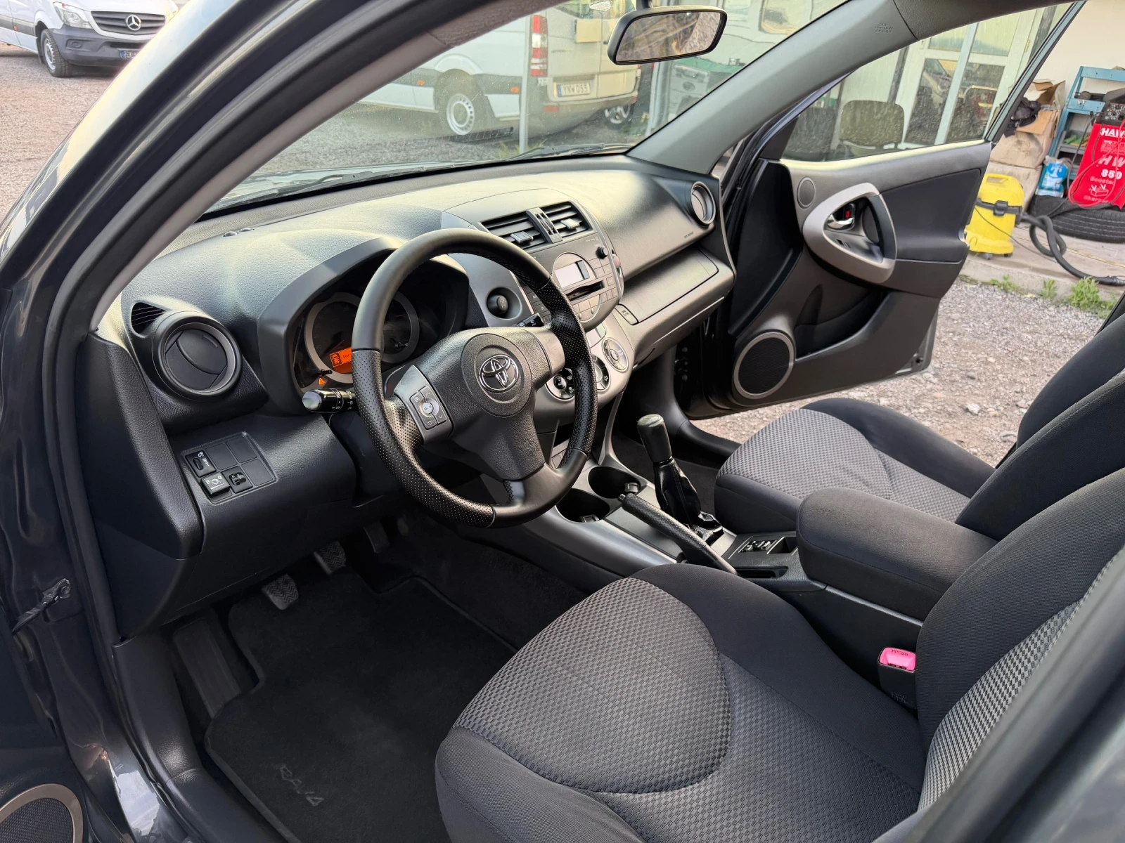 Toyota Rav4 2.0 ГАЗ ИТАЛИЯ, снимка 9 - Автомобили и джипове - 54683648