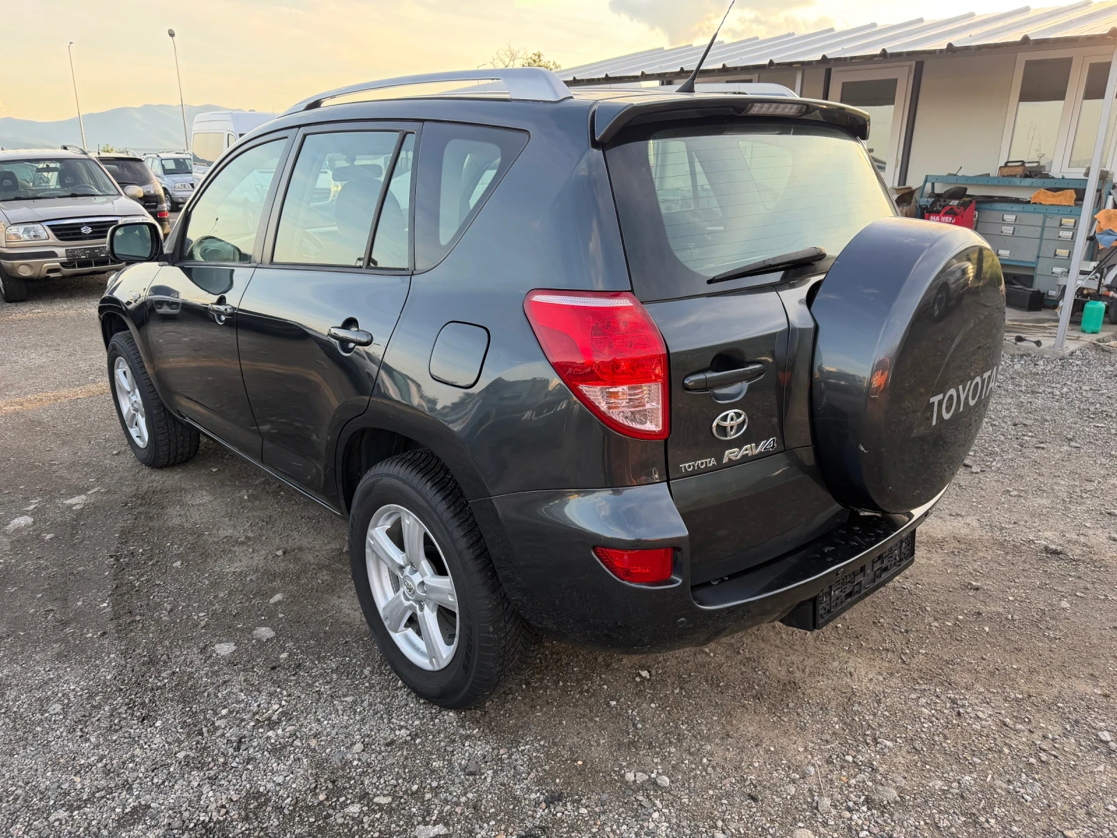 Toyota Rav4 2.0 ГАЗ ИТАЛИЯ, снимка 6 - Автомобили и джипове - 54683648