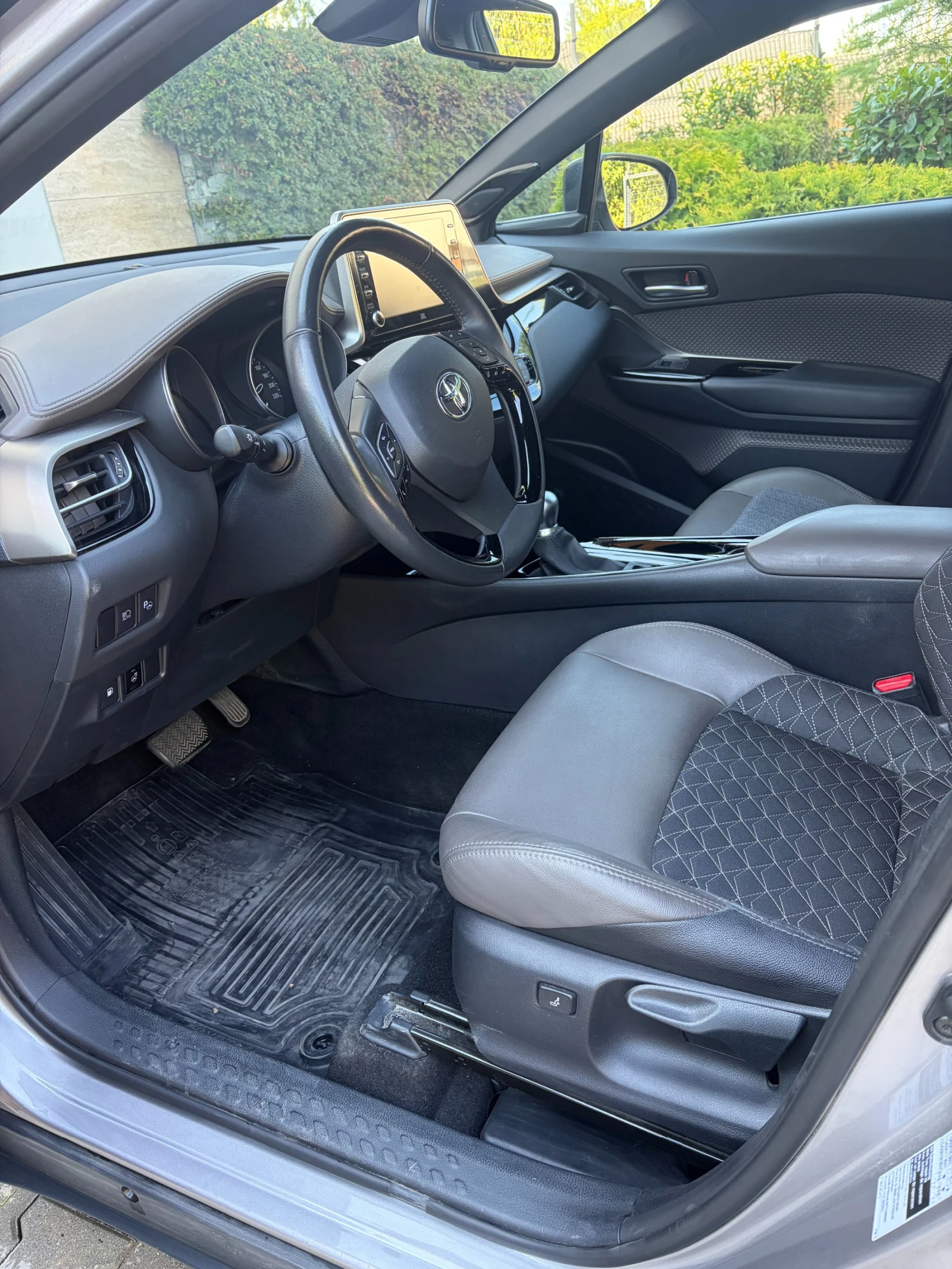 Toyota C-HR Classy, снимка 10 - Автомобили и джипове - 55741628