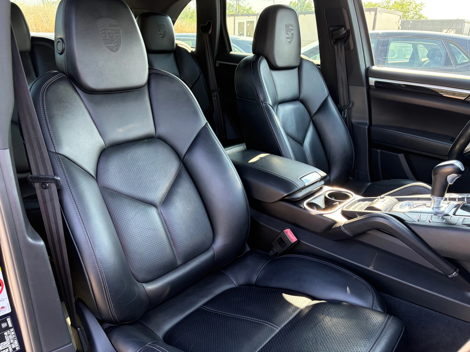 Porsche Cayenne FACELIFT 3.0D-250 PLATINUM EDITION , снимка 11 - Автомобили и джипове - 55846337