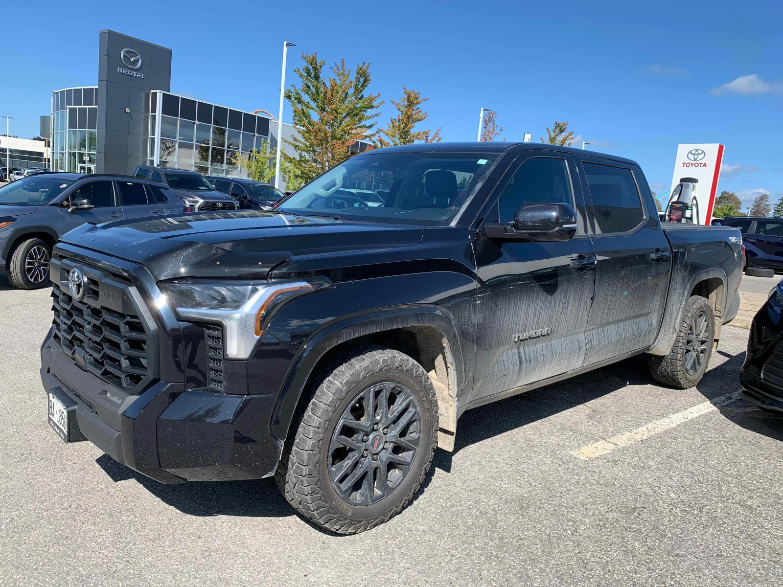 Toyota Tundra * 4x4 Crewmax * CARFAX * ОПЦИЯ ЗА ФИНАНСИРАНЕ , снимка 2 - Автомобили и джипове - 56071789