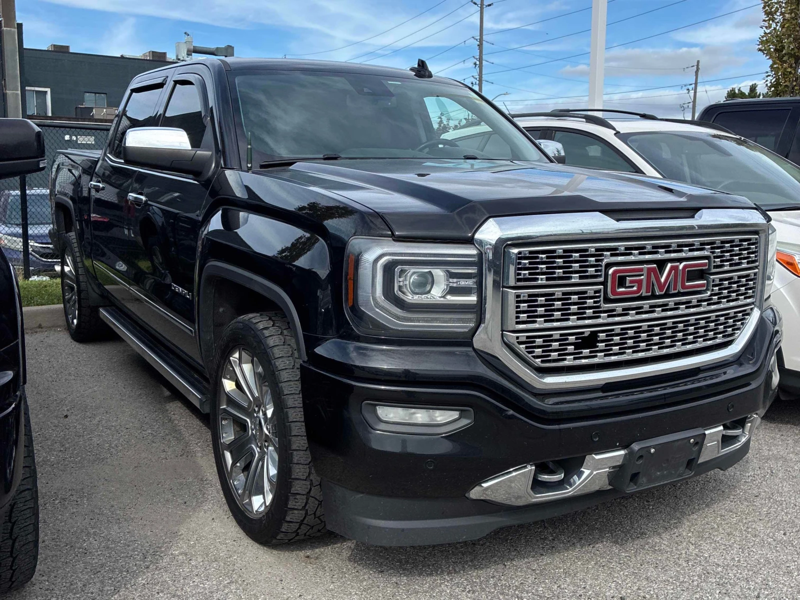 Gmc Sierra * Denali * CARFAX * БЕЗ ПЪРВОНАЧАЛНА ВНОСКА, снимка 3 - Автомобили и джипове - 56149757