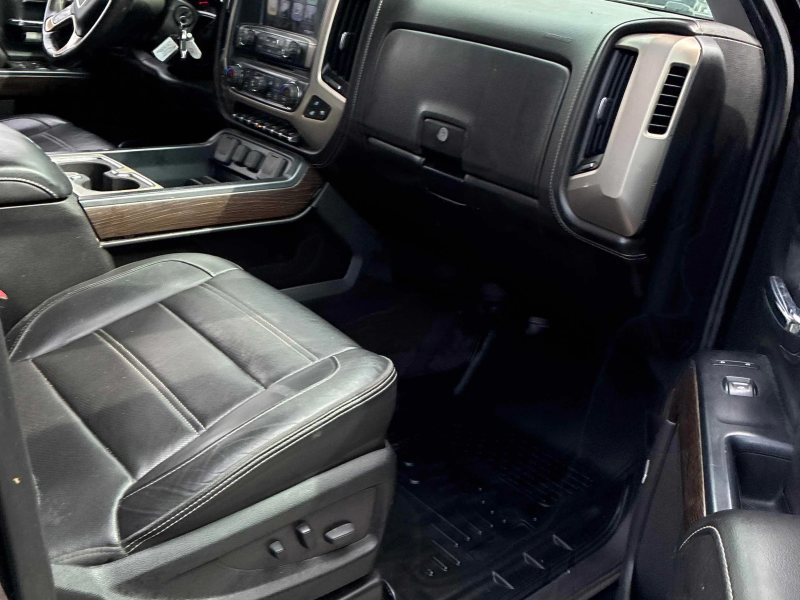 Gmc Sierra * Denali * CARFAX * БЕЗ ПЪРВОНАЧАЛНА ВНОСКА, снимка 16 - Автомобили и джипове - 56149757