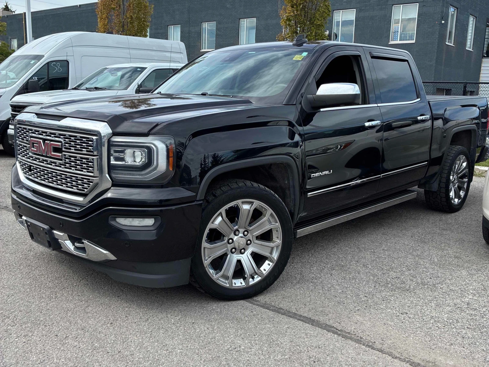 Gmc Sierra * Denali * CARFAX * БЕЗ ПЪРВОНАЧАЛНА ВНОСКА, снимка 2 - Автомобили и джипове - 56149757