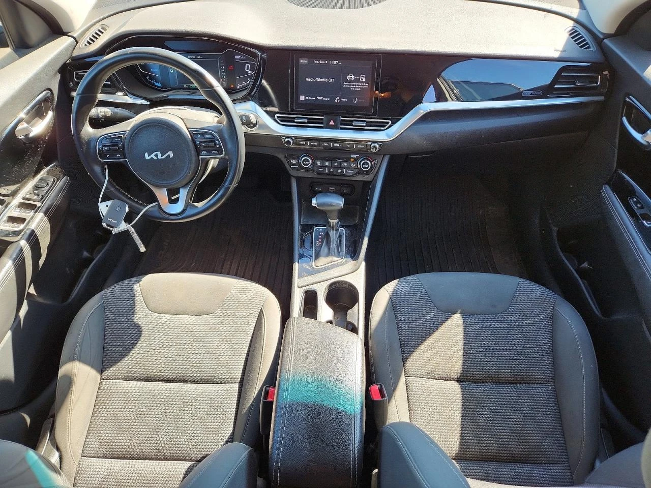 Kia Niro 1.6l Lxs, снимка 8 - Автомобили и джипове - 56664088