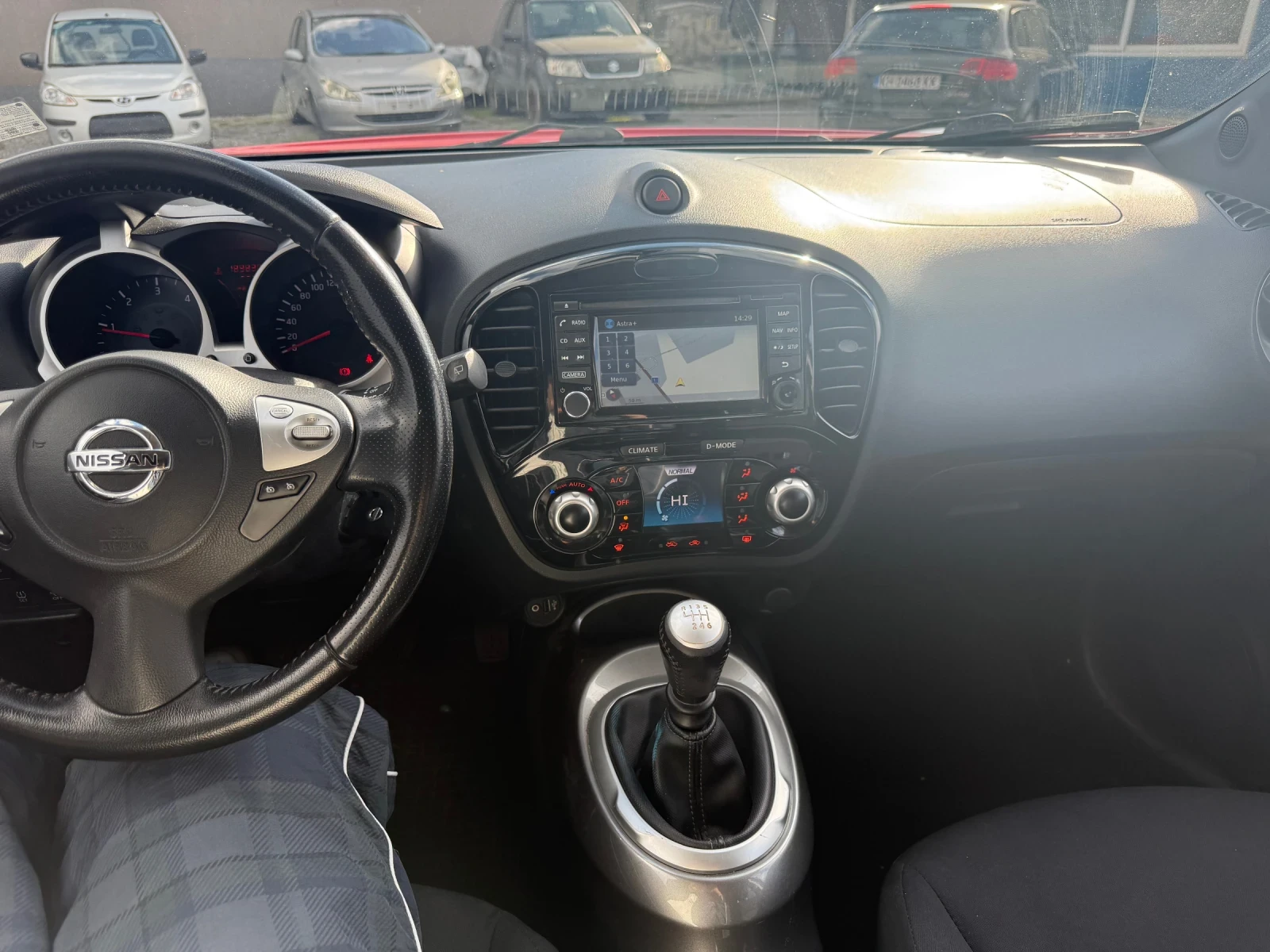 Nissan Juke 1.5 dci, снимка 13 - Автомобили и джипове - 56680665