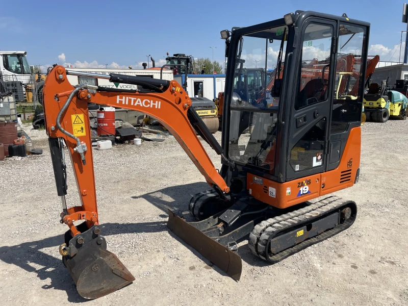 Багер Hitachi ZX 19-6, снимка 2 - Индустриална техника - 50043958