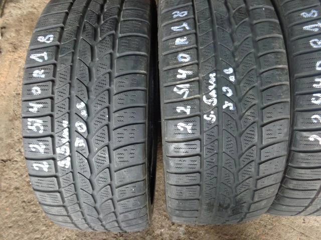 Гуми Зимни 225/40R18, снимка 4 - Гуми и джанти - 20266231