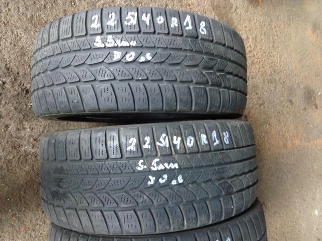 Гуми Зимни 225/40R18, снимка 5 - Гуми и джанти - 20266231