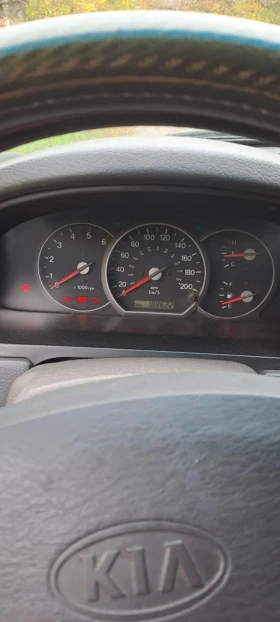 Обява за продажба на Kia Carnival ~3 599 лв. - изображение 8 | Auto.bg Обява за продажба на Kia Carnival ~3 599 лв. - изображение 8