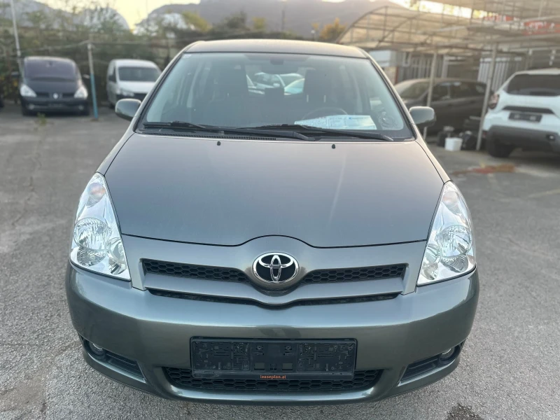 Toyota Corolla verso 1.6I-110кс, снимка 2 - Автомобили и джипове - 47498555