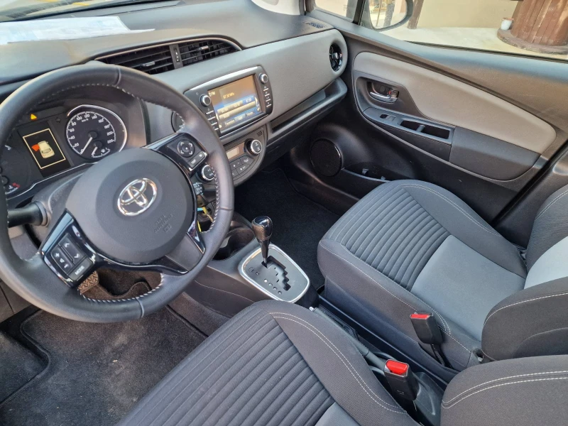 Toyota Yaris 1.5 Hybrid e-CVT, снимка 9 - Автомобили и джипове - 47793125