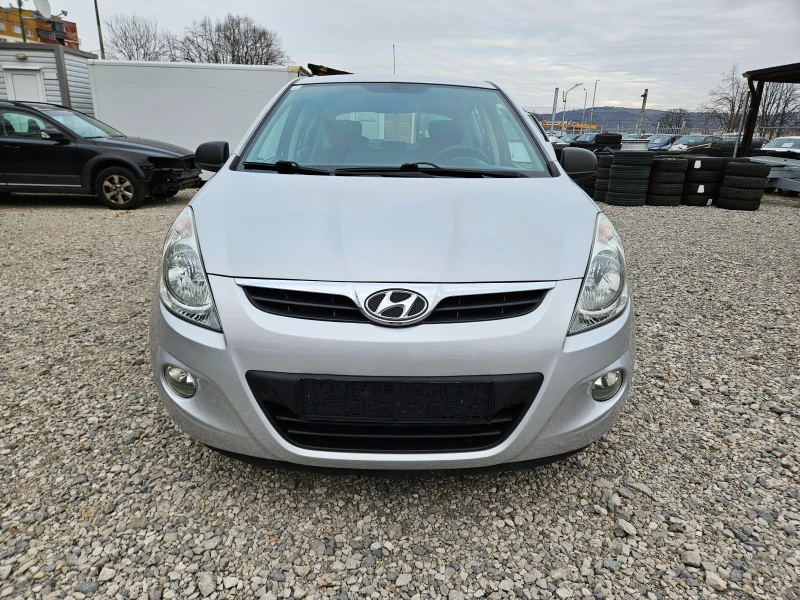 Hyundai I20 1.2 бензин 77кс, снимка 8 - Автомобили и джипове - 48693664