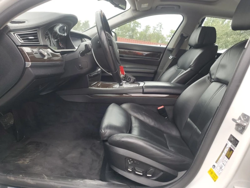 BMW 740 Luxury Line / Soft-Close / Sport+ / МАСАЖ / , снимка 7 - Автомобили и джипове - 52241056