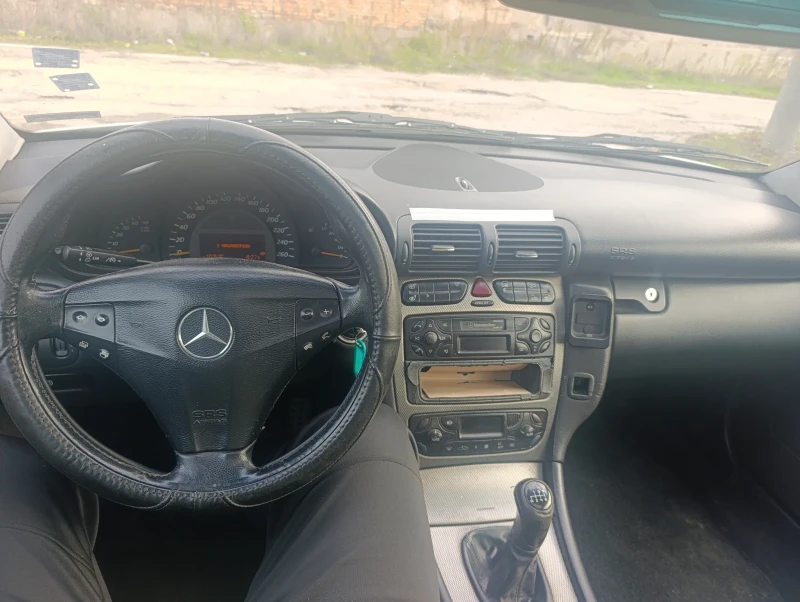 Mercedes-Benz C 220 Coupe, снимка 6 - Автомобили и джипове - 52616514
