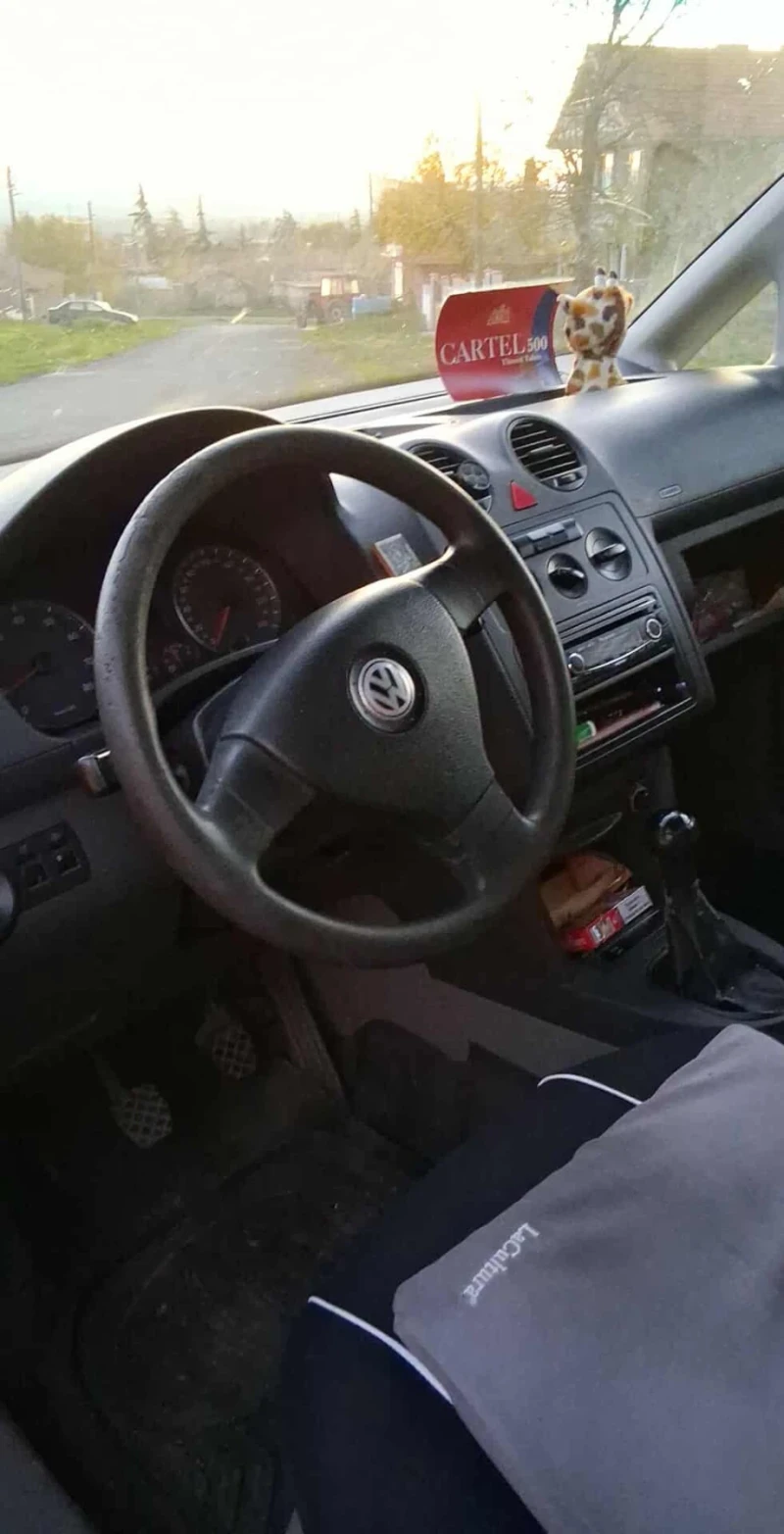 VW Caddy, снимка 8 - Автомобили и джипове - 53091146