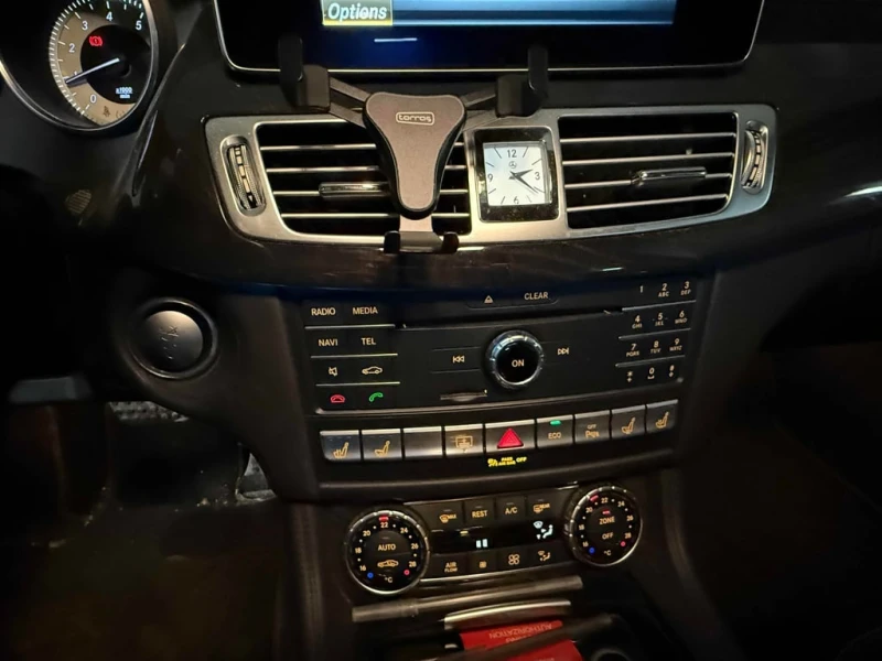 Mercedes-Benz CLS 550  CARFAX, снимка 10 - Автомобили и джипове - 53369697