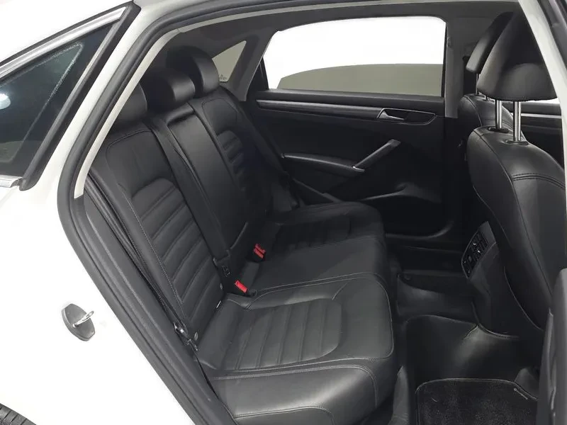 VW Passat 2.0 TSI - САМО 30% АВАНС, снимка 11 - Автомобили и джипове - 56267701