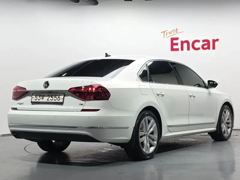 VW Passat 2.0 TSI - САМО 30% АВАНС, снимка 2 - Автомобили и джипове - 56267701