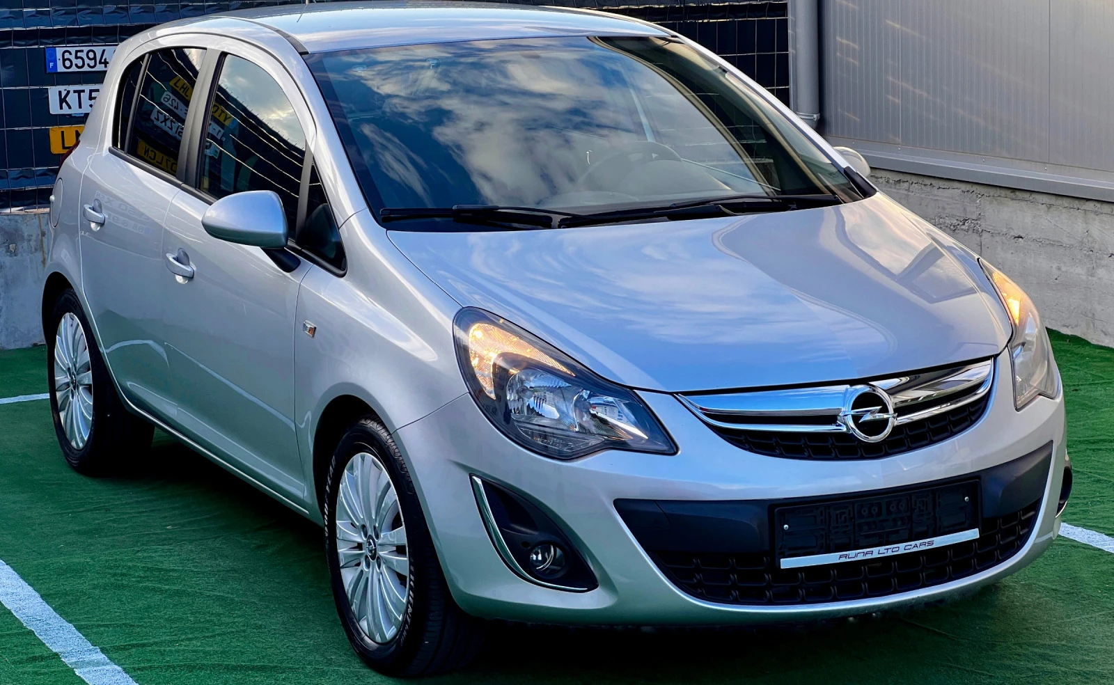 Opel Corsa ГАРАНЦИЯ 1.2i GPL Ecotec Cosmo - изображение 3